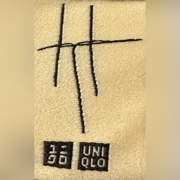 UNIQLO x Hana Tajima Long Sleeve Shirt - Picture 2 of 6